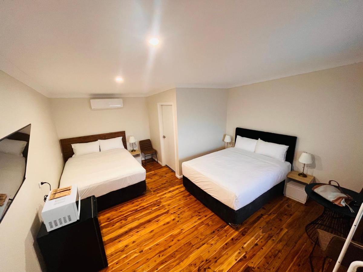 Seven Inn - Housity