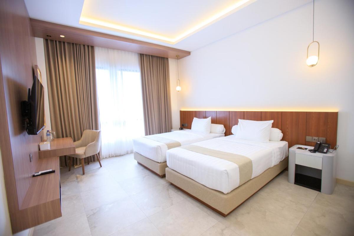 Two K Azana Style Hotel Bengkulu - Housity