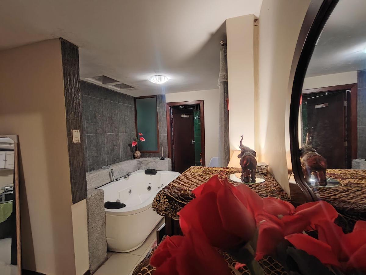 Suitetrails - TURI Suite con Jacuzzi, centro de la ciudad
