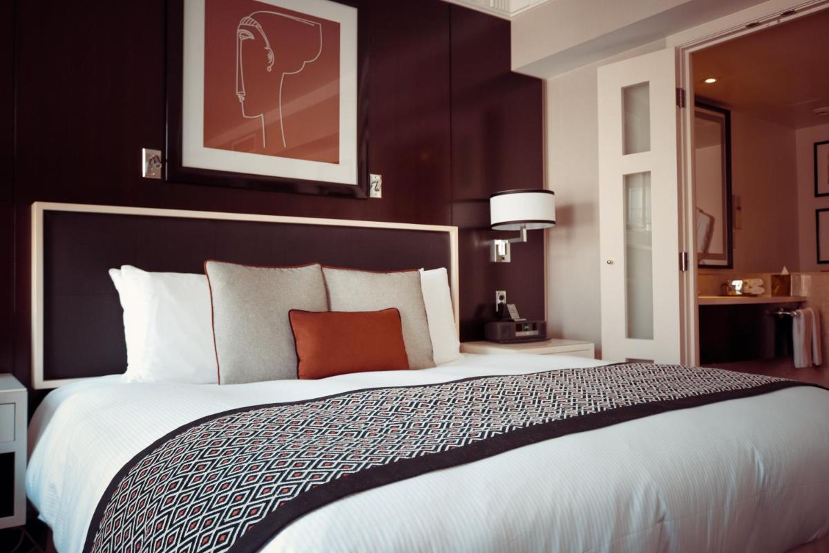 New World Hotel - Housity