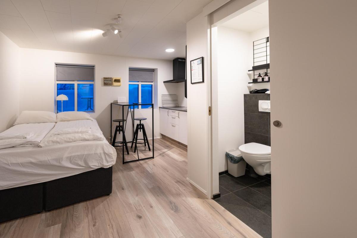 Day Dream Central Akureyri Basement Studio - Housity