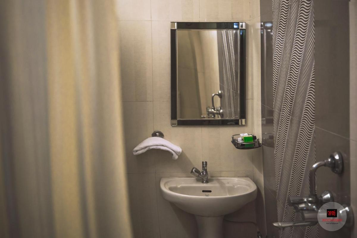 Hotel Meenakshi Udaipur - Family Preffered Hotel - Hizvo