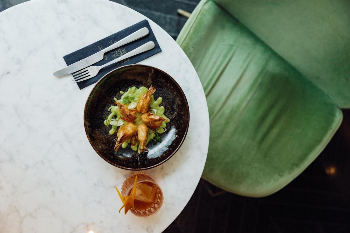 Essen im Hotel oder in der Nähe Essen im Hotel oder in der Nähe