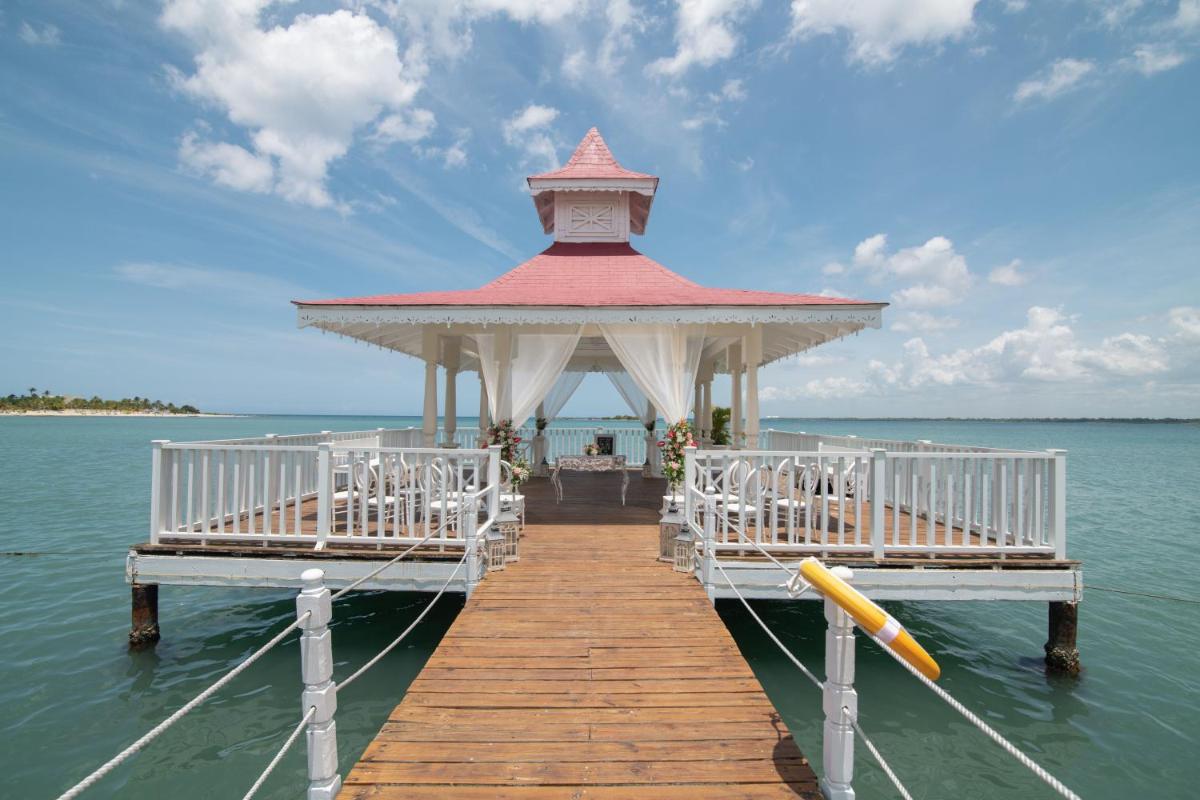 Bahia Principe Escape Bouganville - Adults Only - All Inclusive - Housity