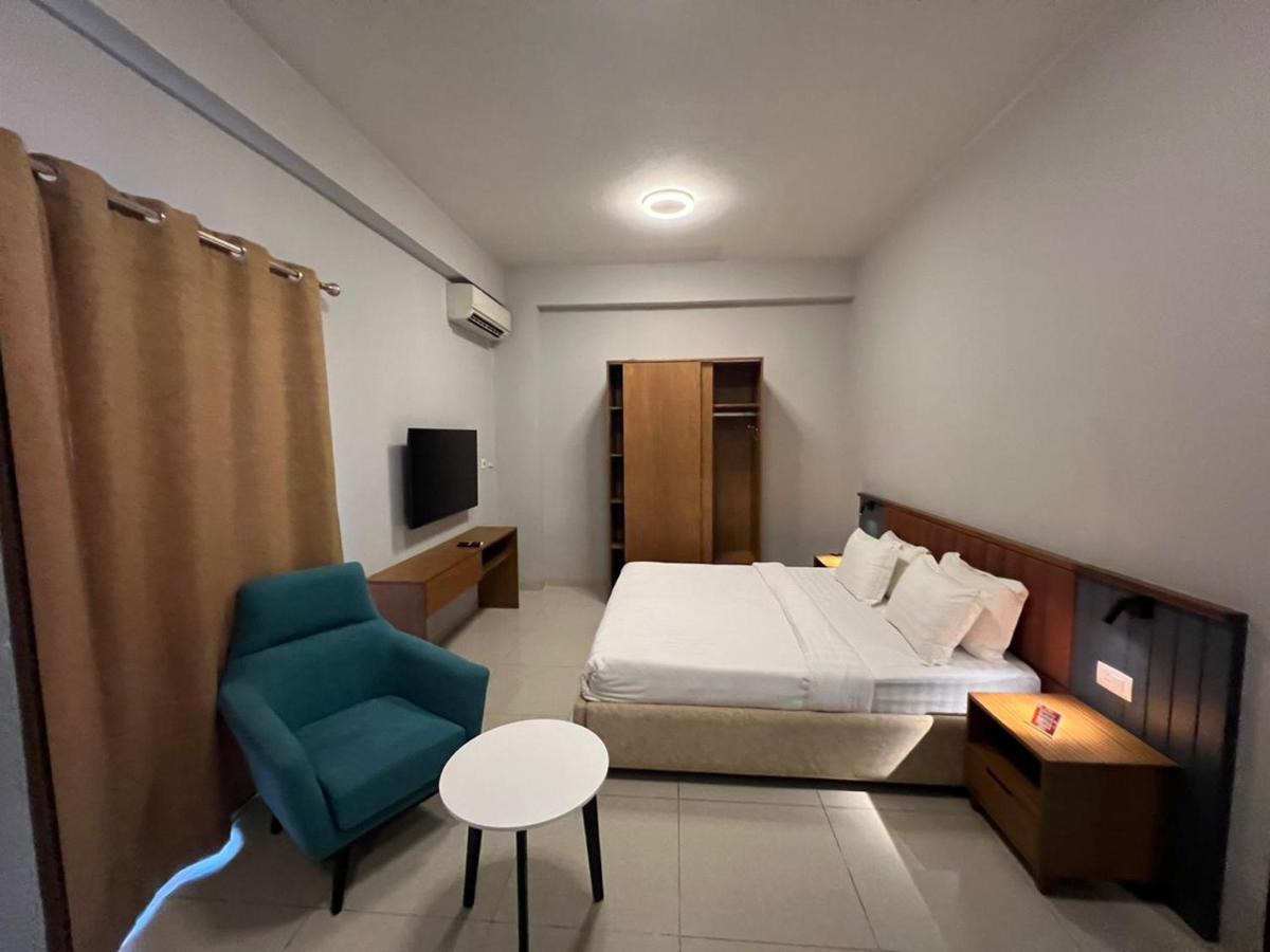 Hotel Golf Coast - Housity