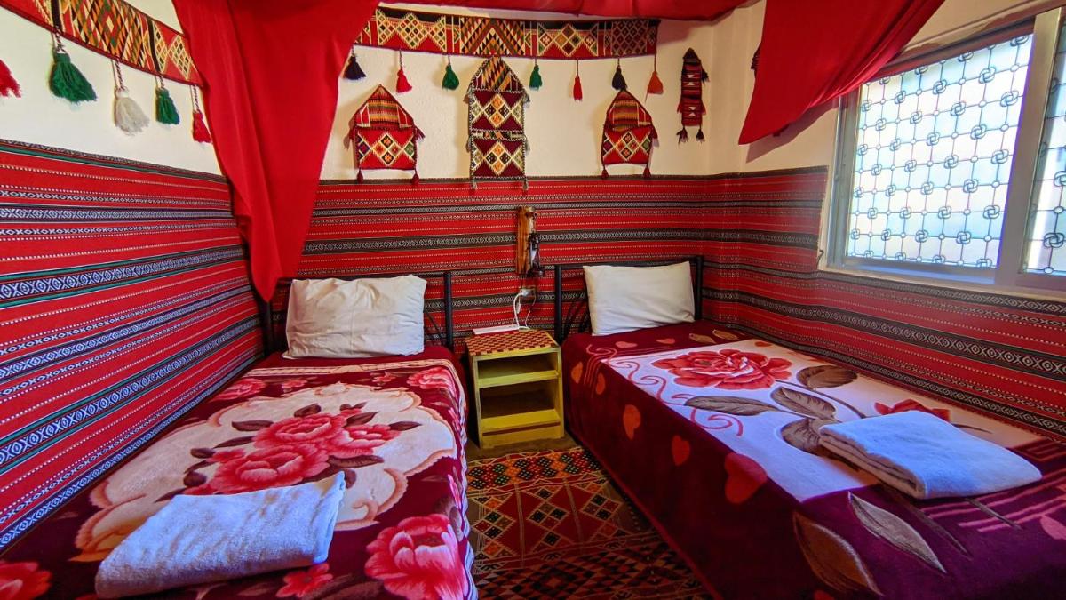 Rocky Mountains Hotel - Housity