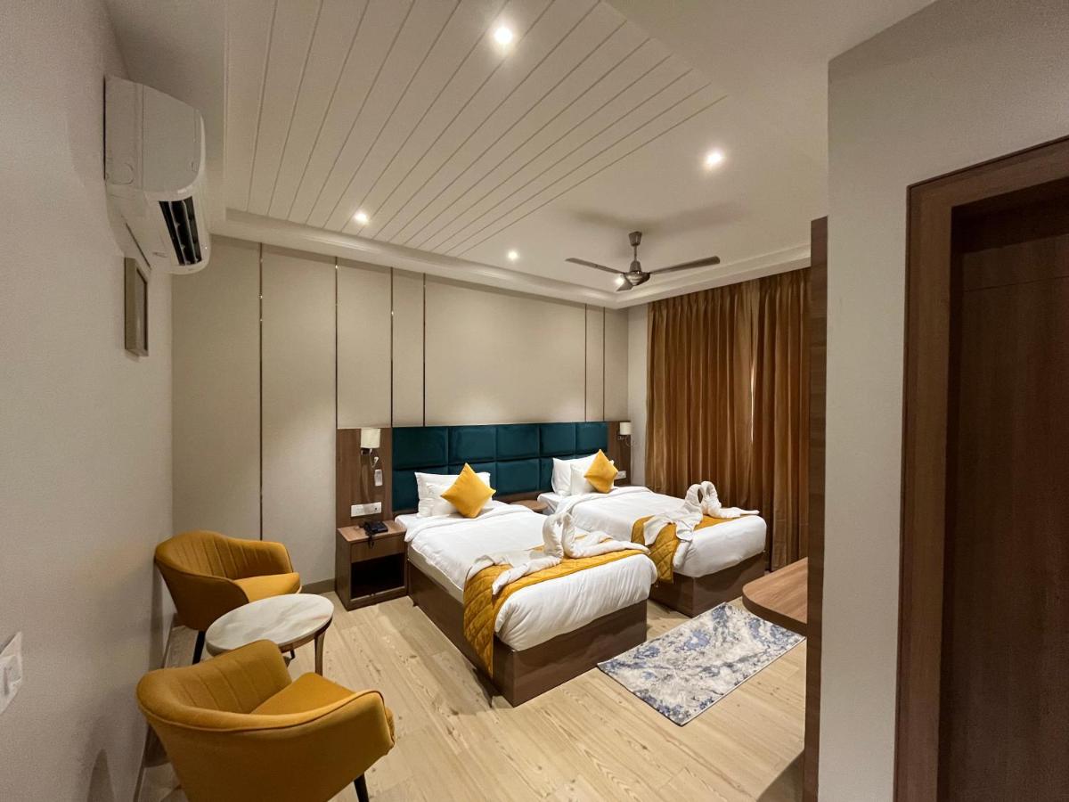 Hotel Three Seasons - Housity