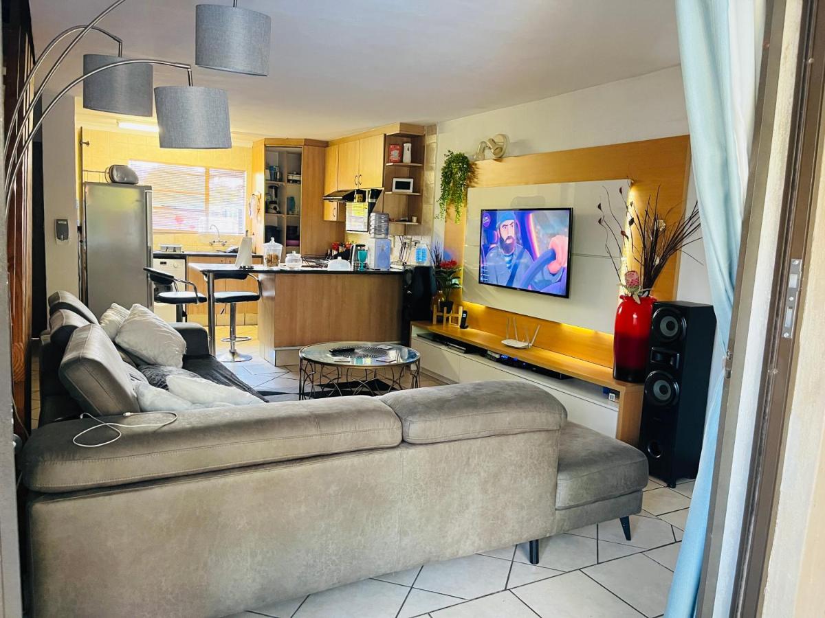 Suitetrails - Private Holiday home in Kempton park