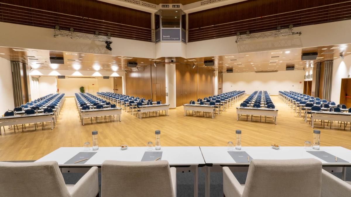 Zona business o sala de conferencias en Barceló Granada Congress