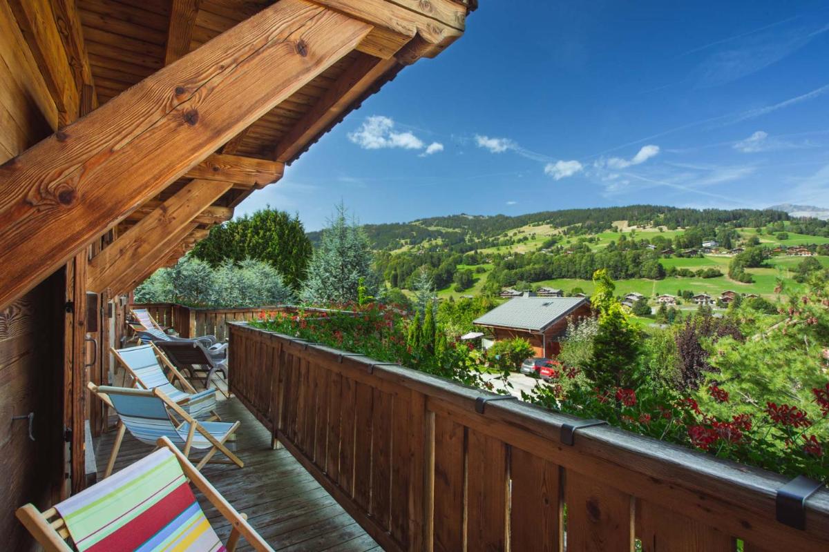 Vue générale sur la montagne ou vue sur la montagne depuis l'hôtel