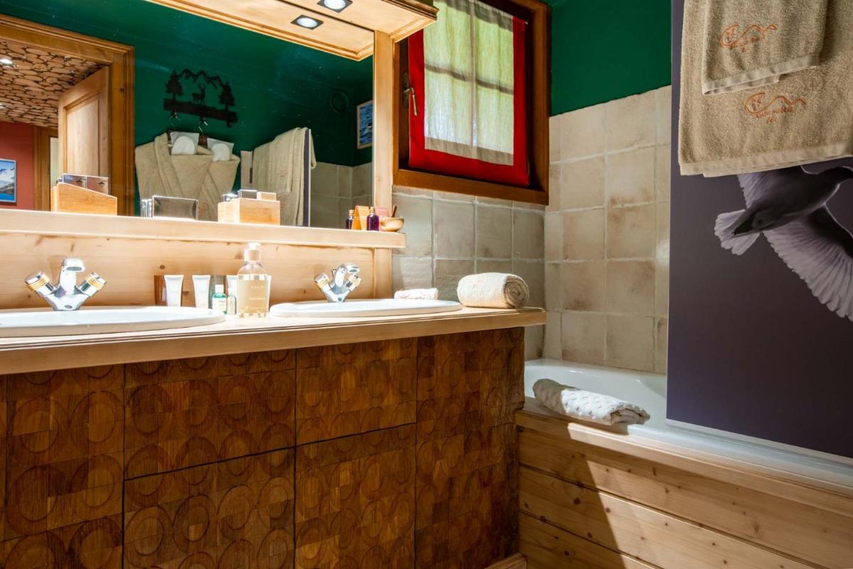 Salle de bains dans l'établissement Magic Megève Bois