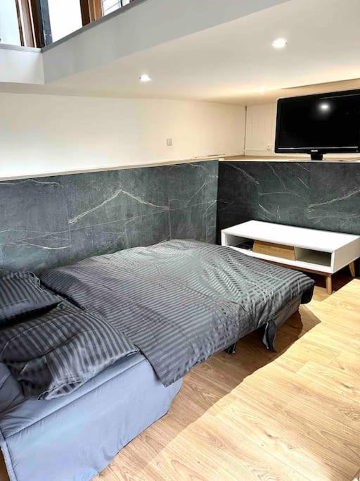 Chalet entièrement rénové proche Besançon - Housity