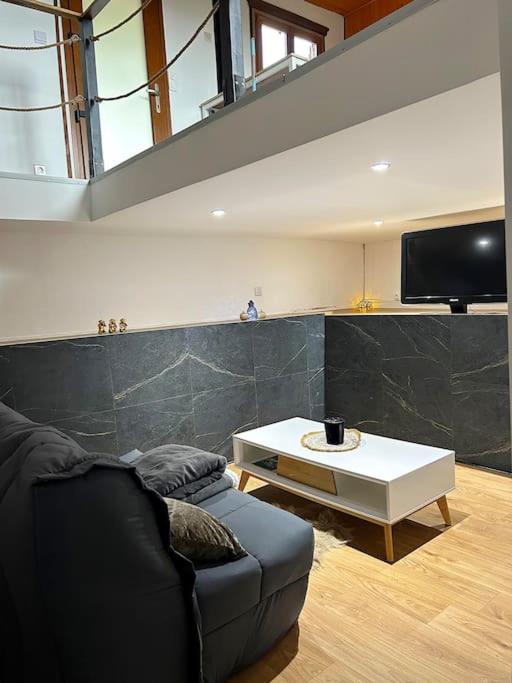 Chalet entièrement rénové proche Besançon - Housity