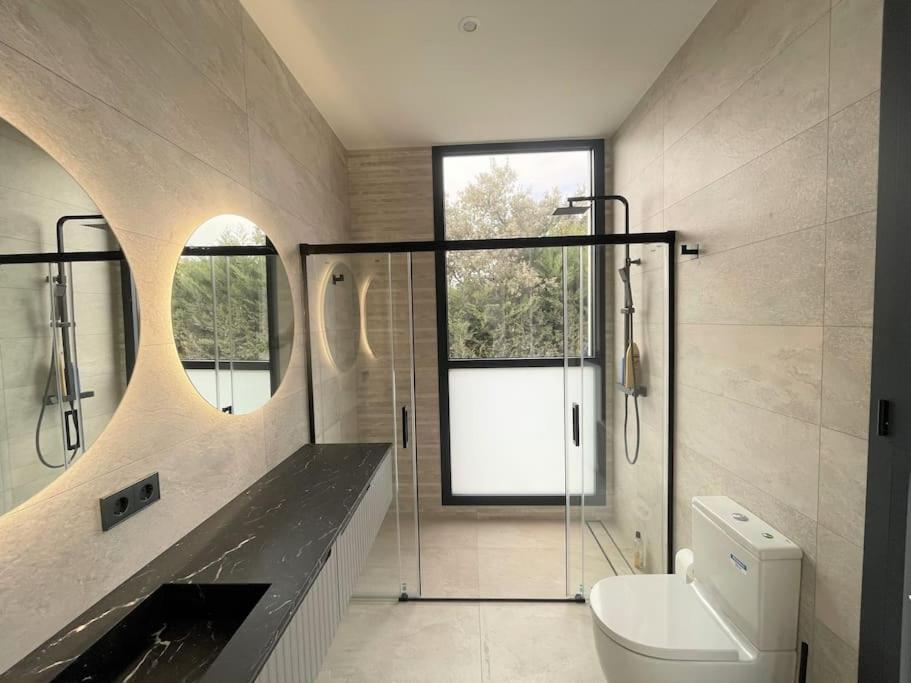 Villa exclusiva con piscina infinity y jacuzzi! - Housity