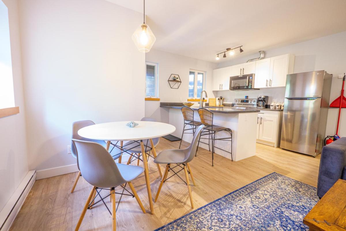 Storm Bay, Modern 1 Bed Suite and Chefs Kitchen - Housity