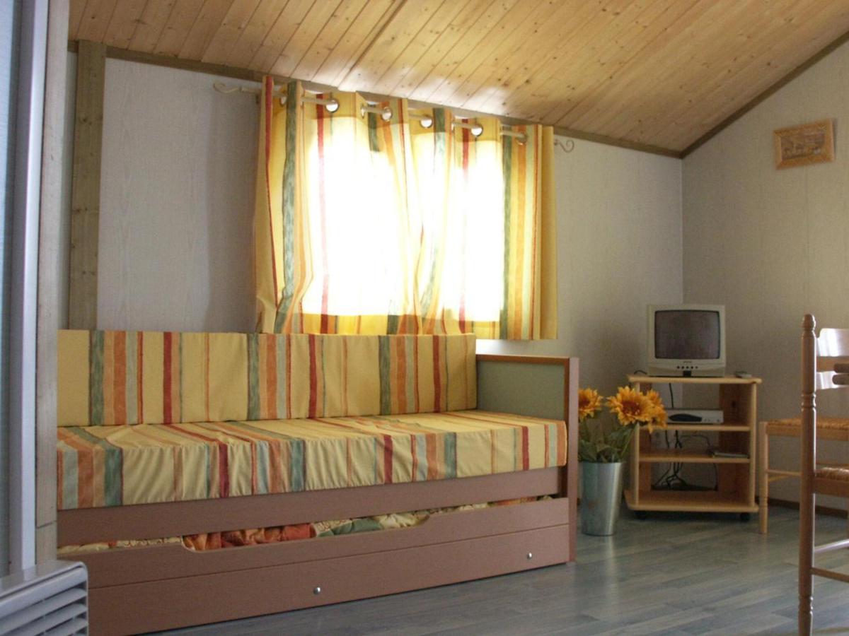 Chalet familial avec piscine et animaux, 5 pers., terrasse couverte, proche de Montluçon et Gannat - FR-1-489-314 - Housity