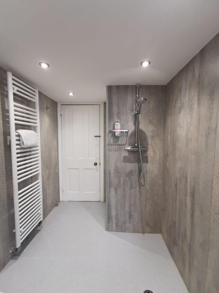 William Morris, Spacious ground floor lux double bedroom - Housity