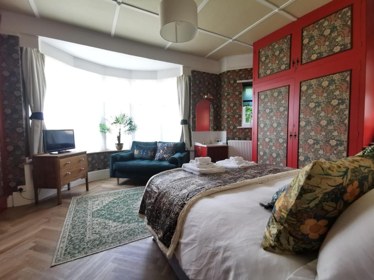 William Morris, Spacious ground floor lux double bedroom - Housity