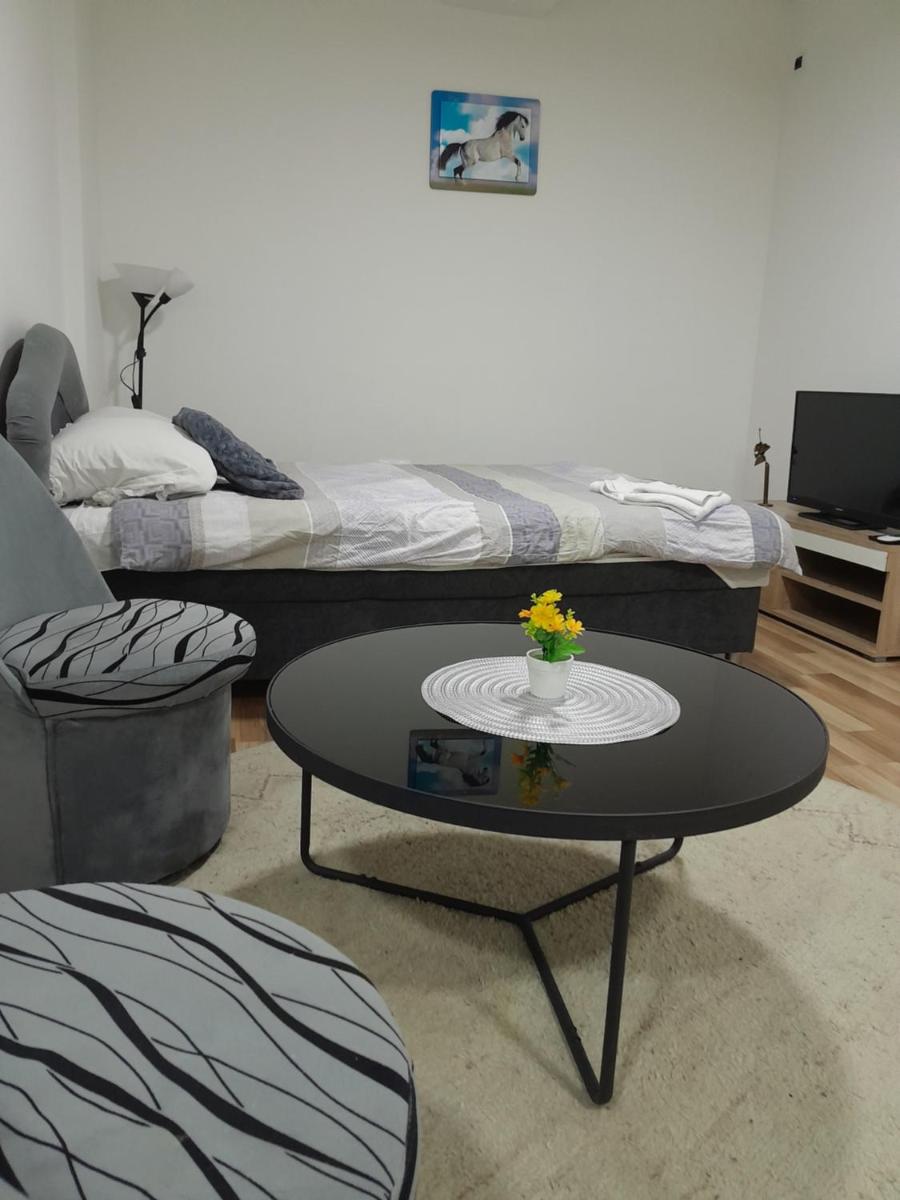 Sleep and drive No7 - Housity