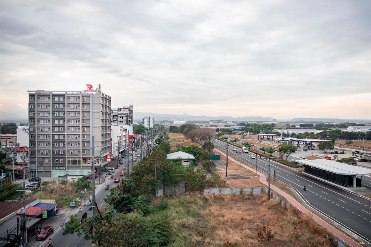 Red Planet Clark Angeles City - Housity