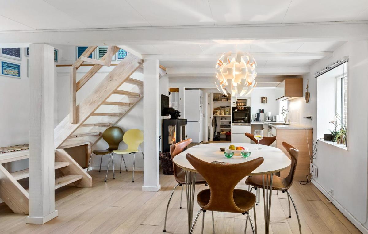 Cozy Home In Maribo With Kitchen - Housity
