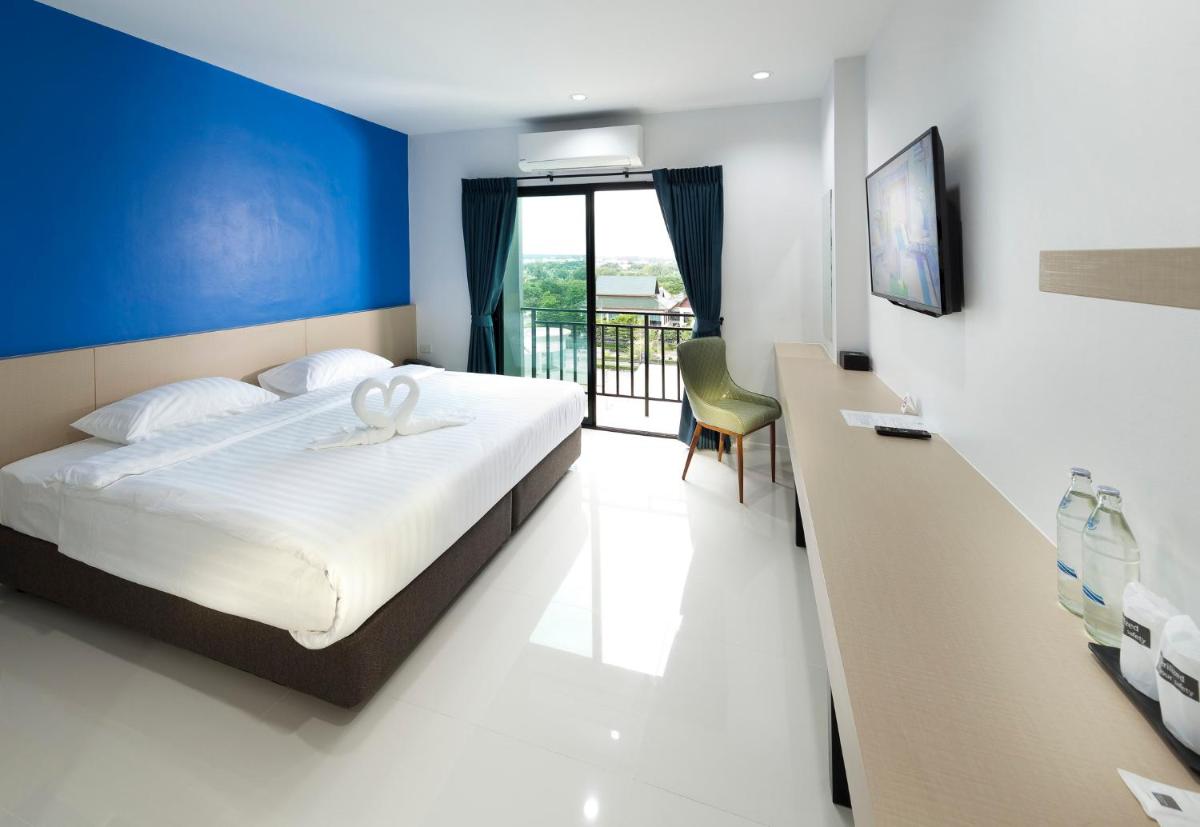 B Hotel - Housity