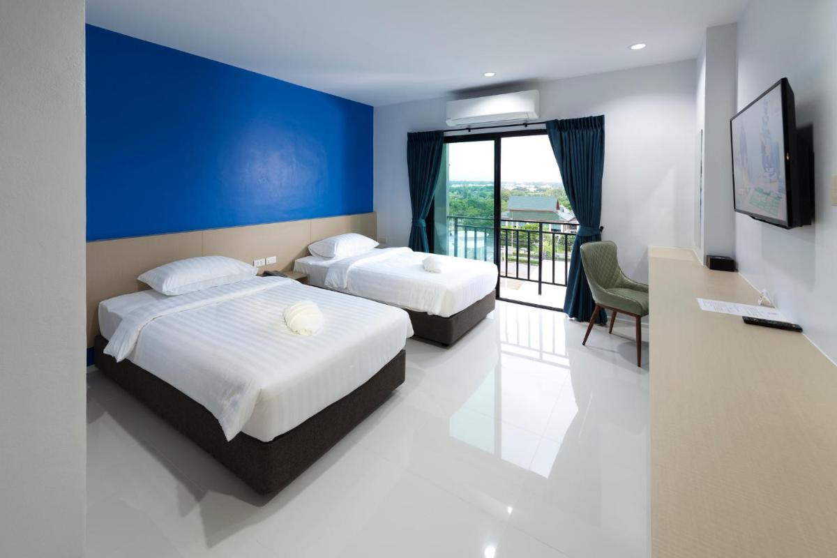 B Hotel - Housity