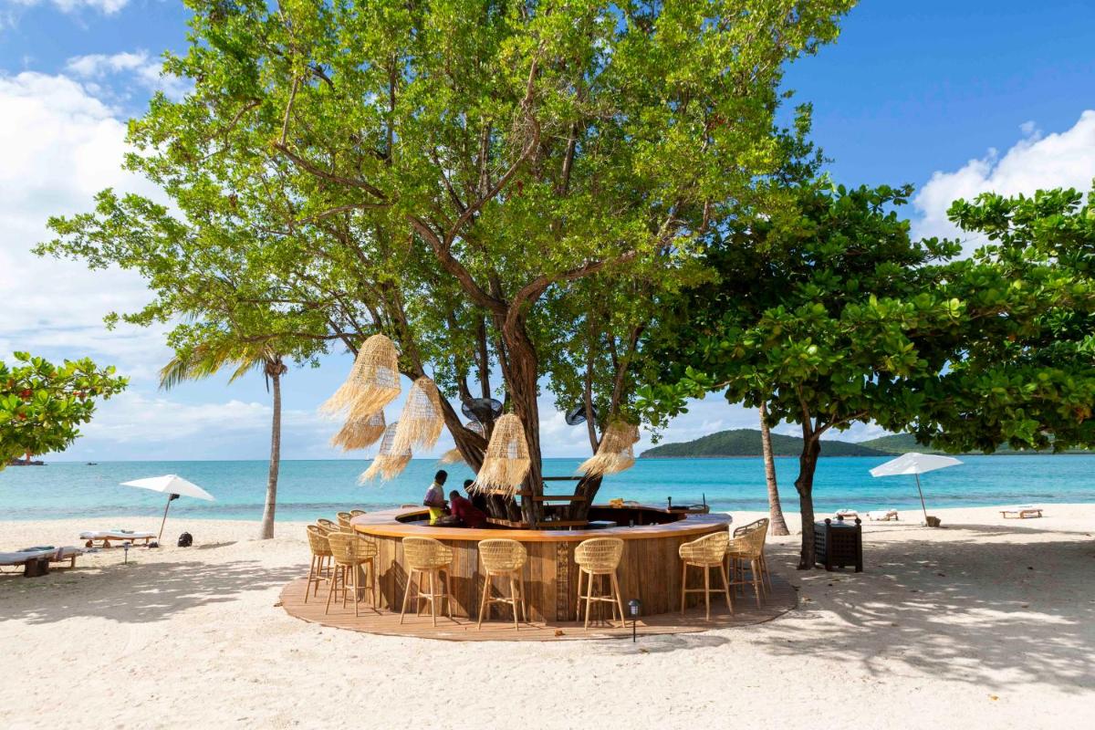 Hermitage Bay - All Inclusive - Housity