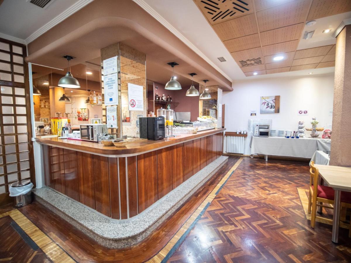 Hotel Castilla - Housity