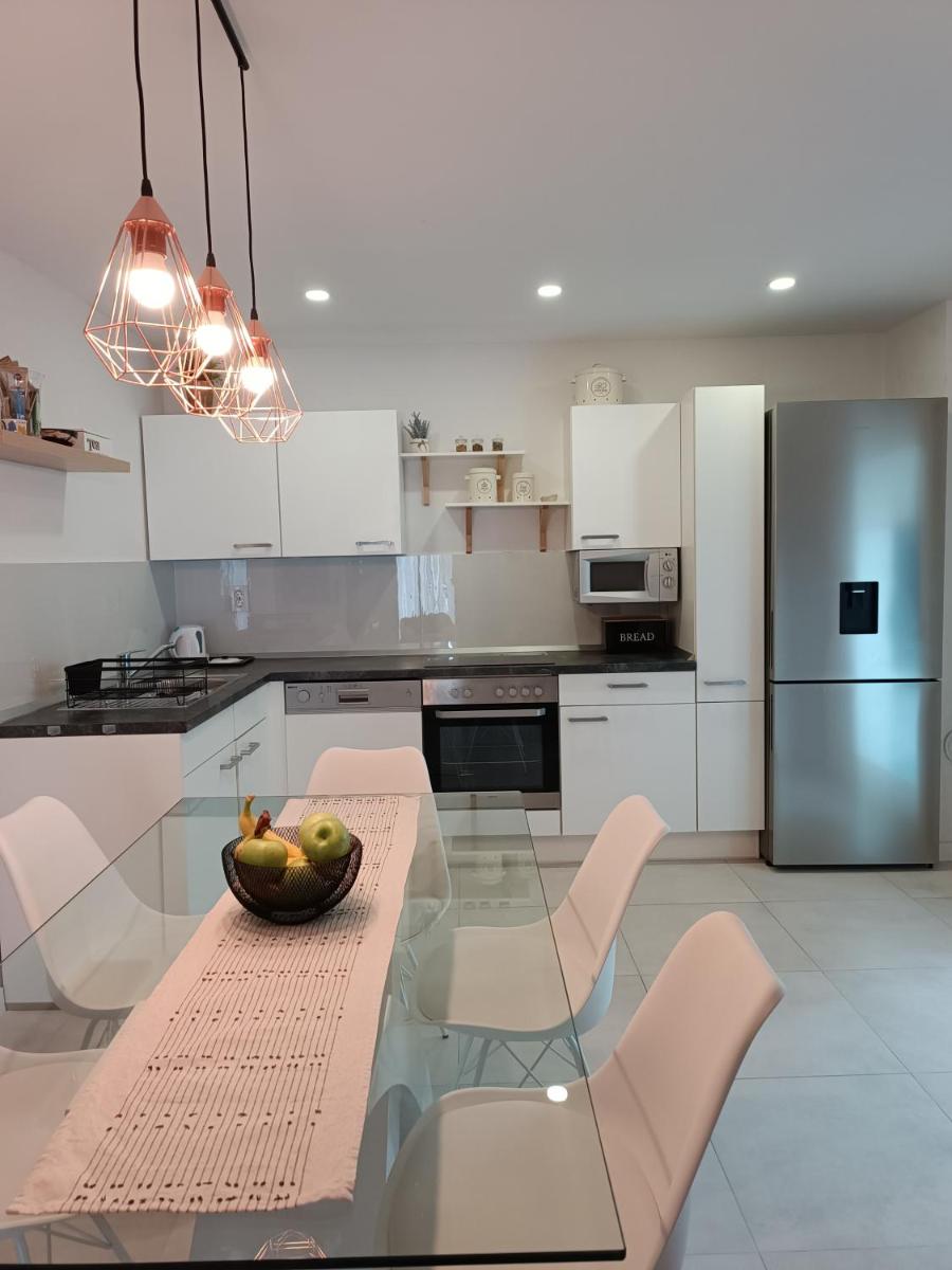 La La Lalic house - Housity