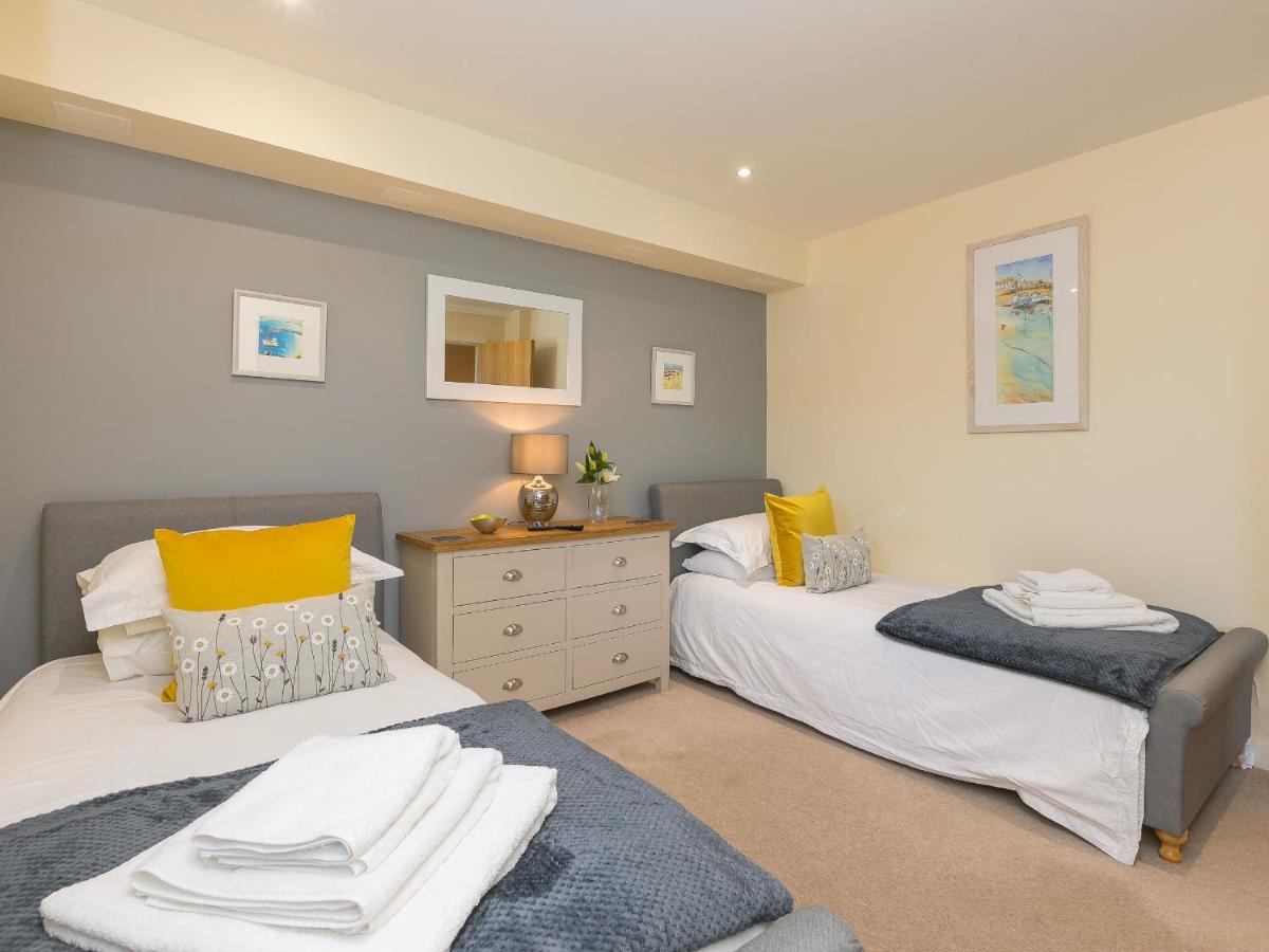 Golden Sands - Housity