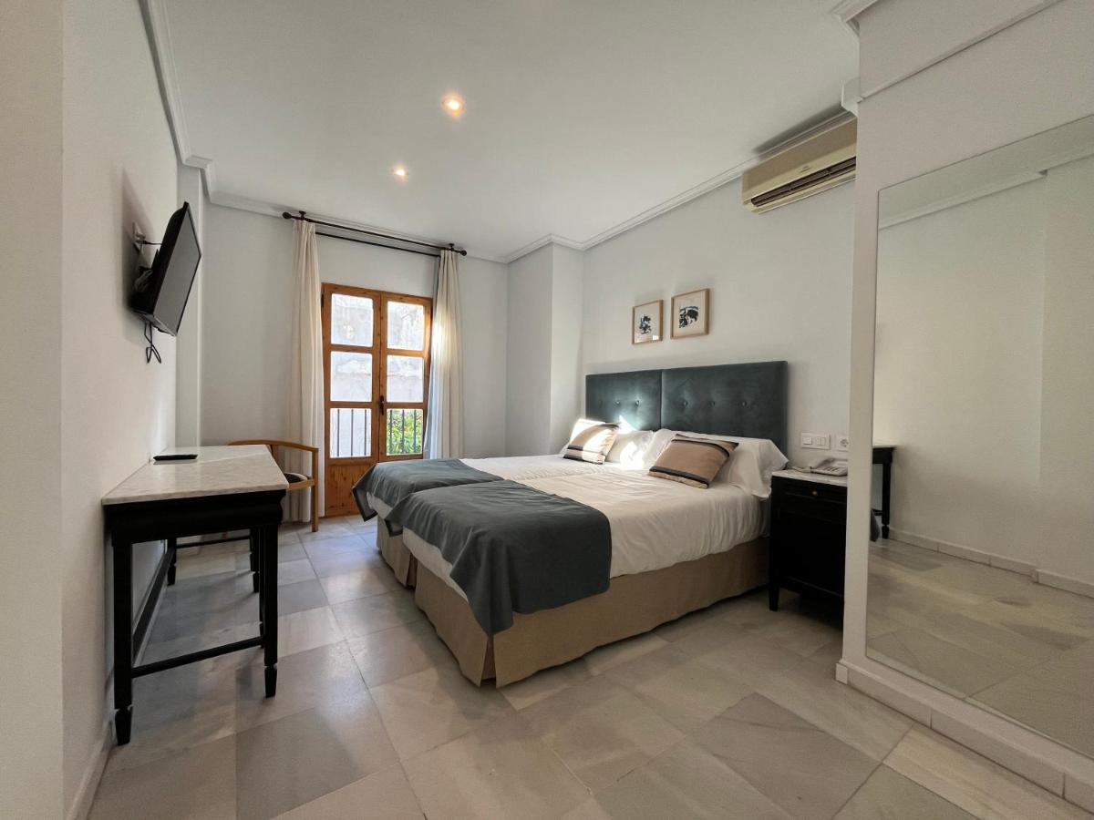Hotel Maestre - Housity