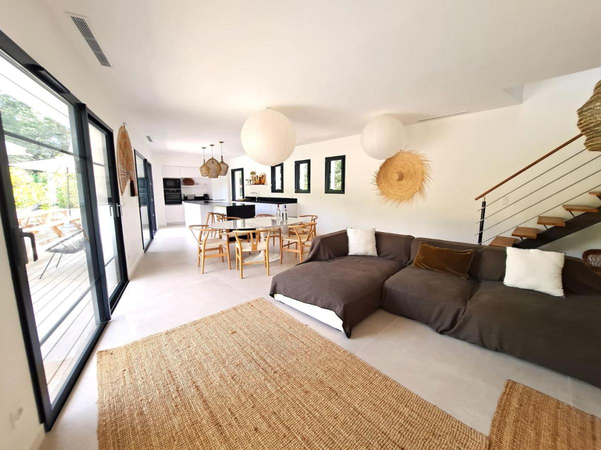 Charmante villa avec piscine proche de la plage - Housity