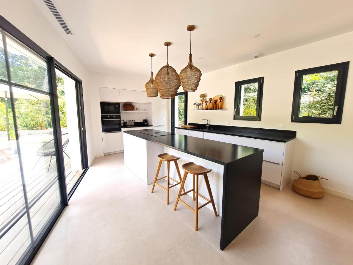 Charmante villa avec piscine proche de la plage - Housity
