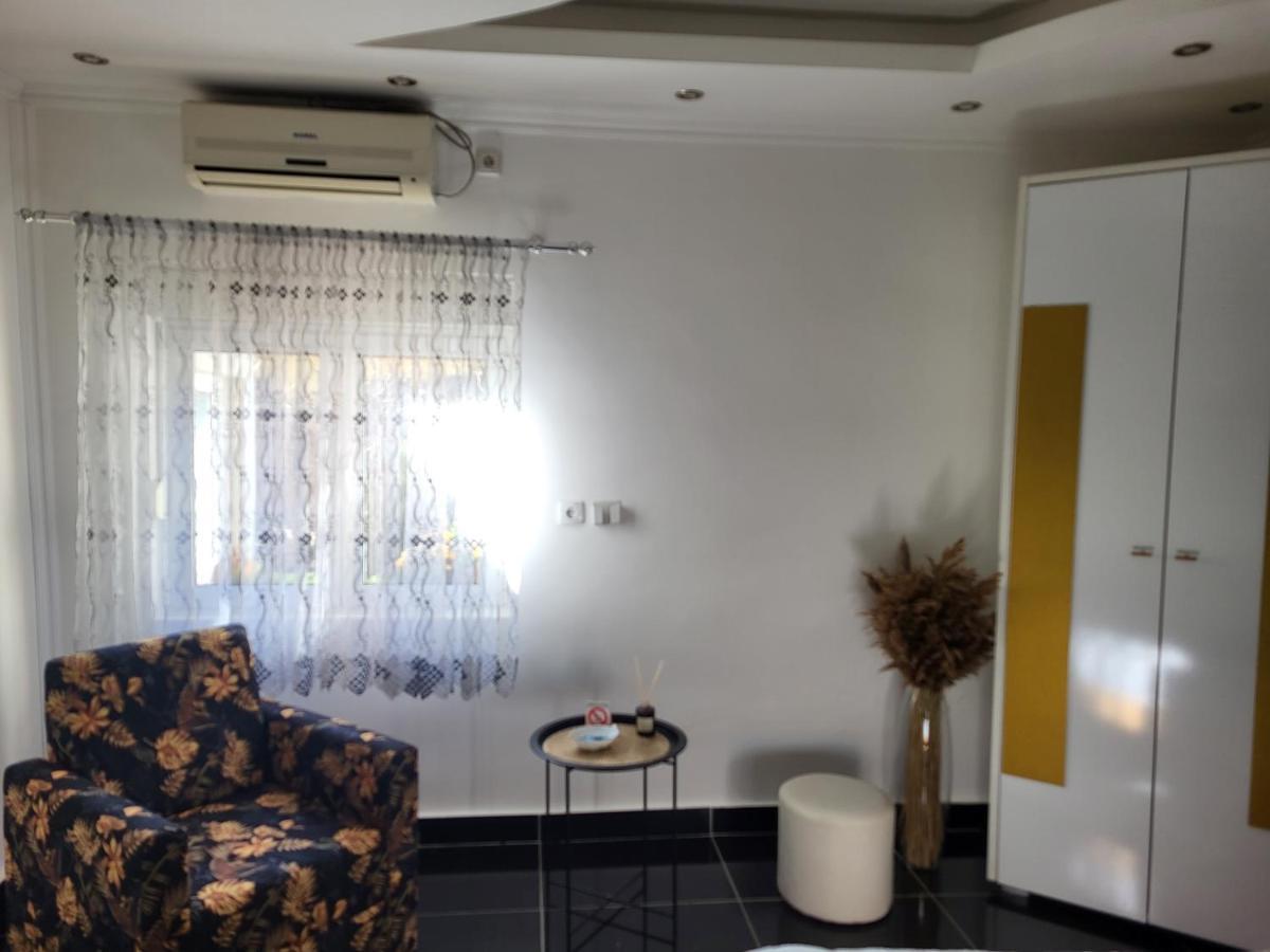 GOLD - Housity