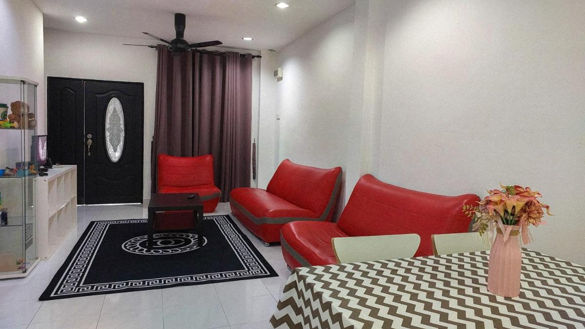 D'Sandra Homestay - Housity