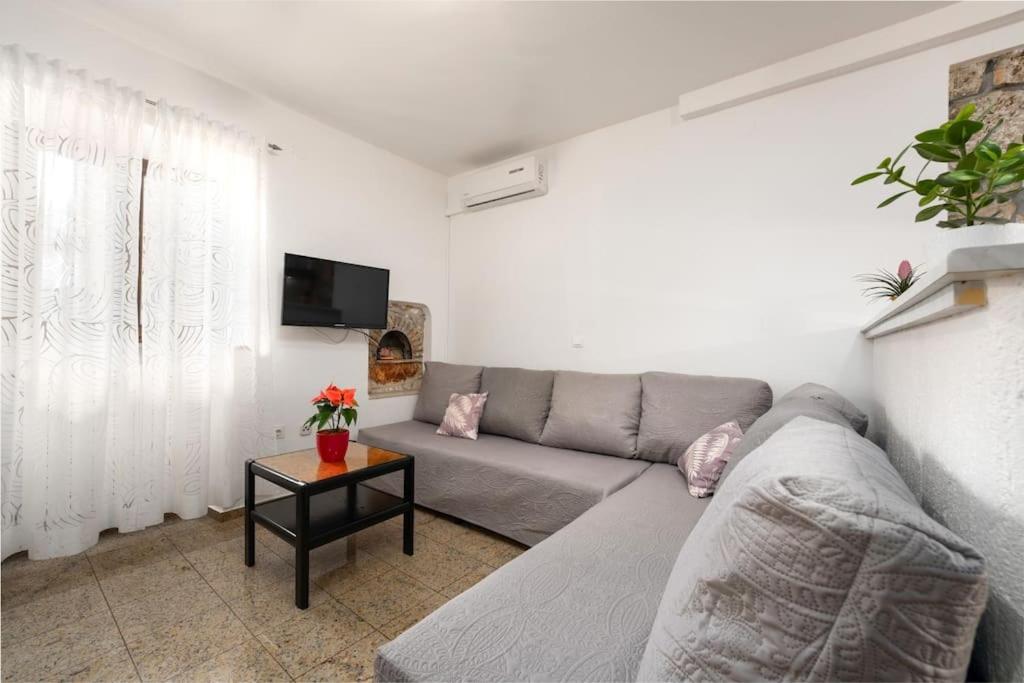 Danica - Housity