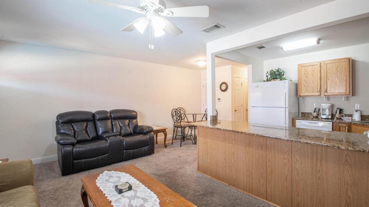 Oak Shores 115 - Housity