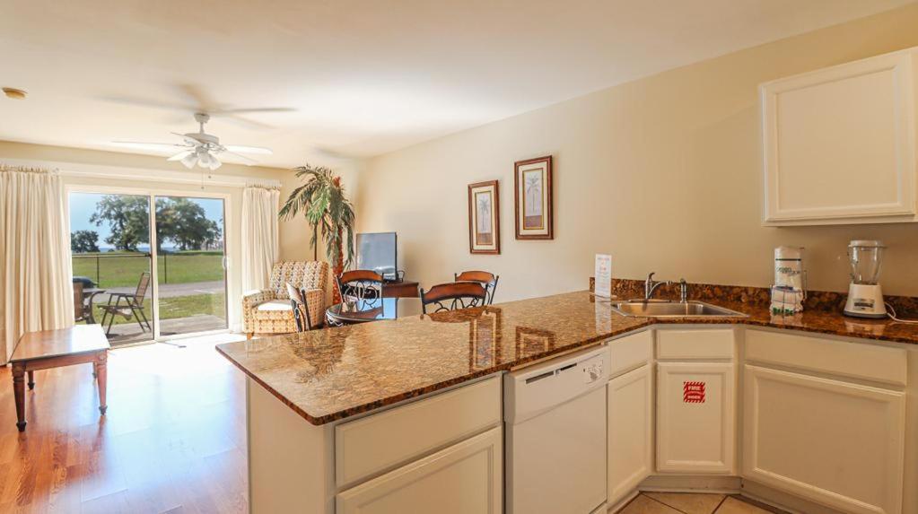 Oak Shores 66 - Housity