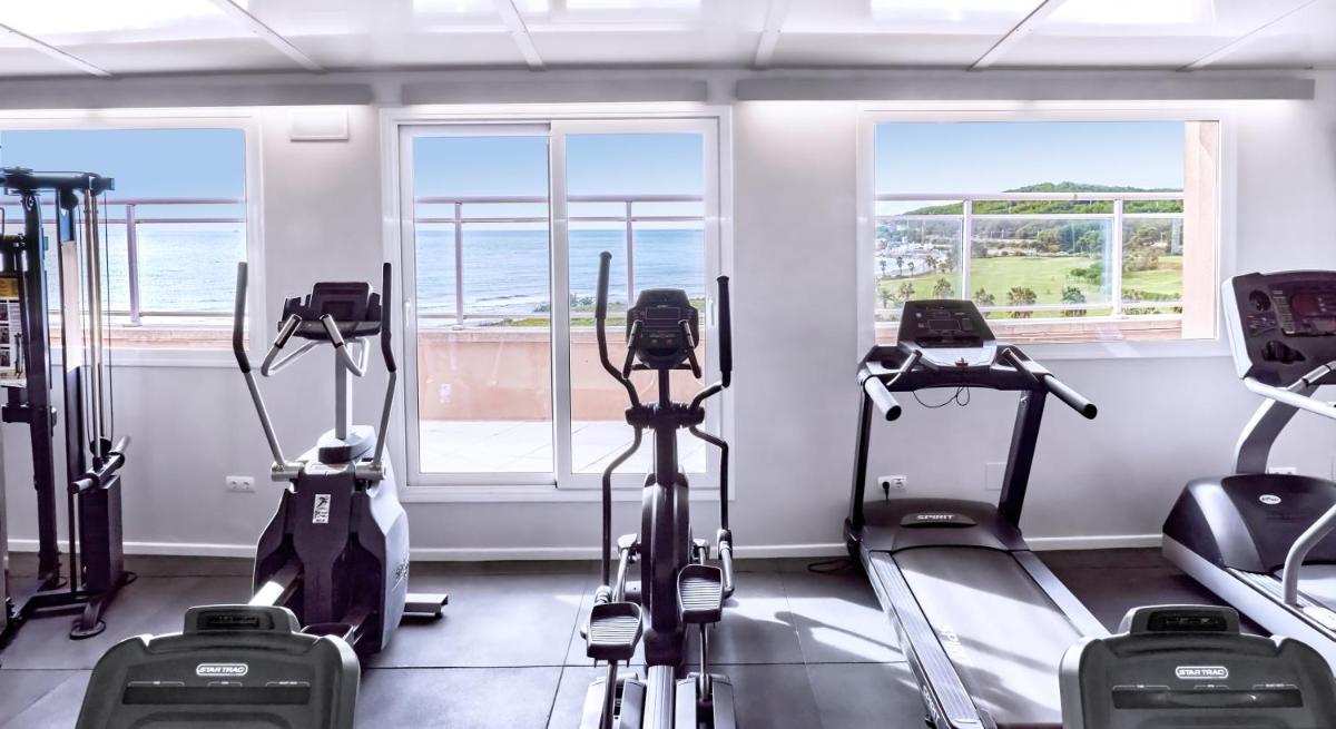 Gimnasio o instalaciones de fitness de Sunway Playa Golf & Spa Sitges