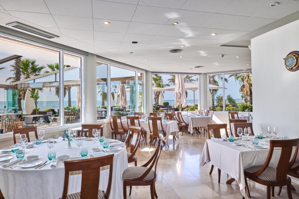 Un restaurante o sitio para comer en Sunway Playa Golf & Spa Sitges