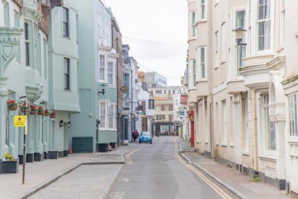 FLASH SALE Brighton City Centre Seafront 1 Bedroom Flat BN121AMID - Housity