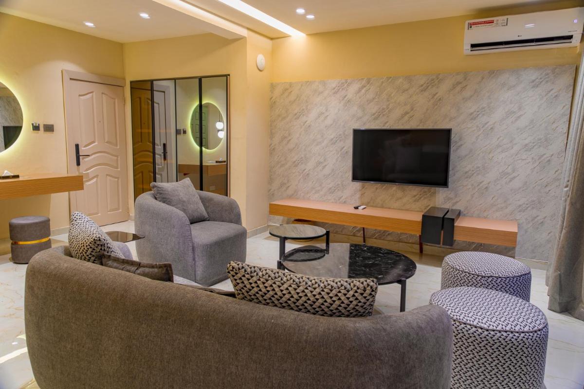 The Country Lodge Hotel - Hizvo