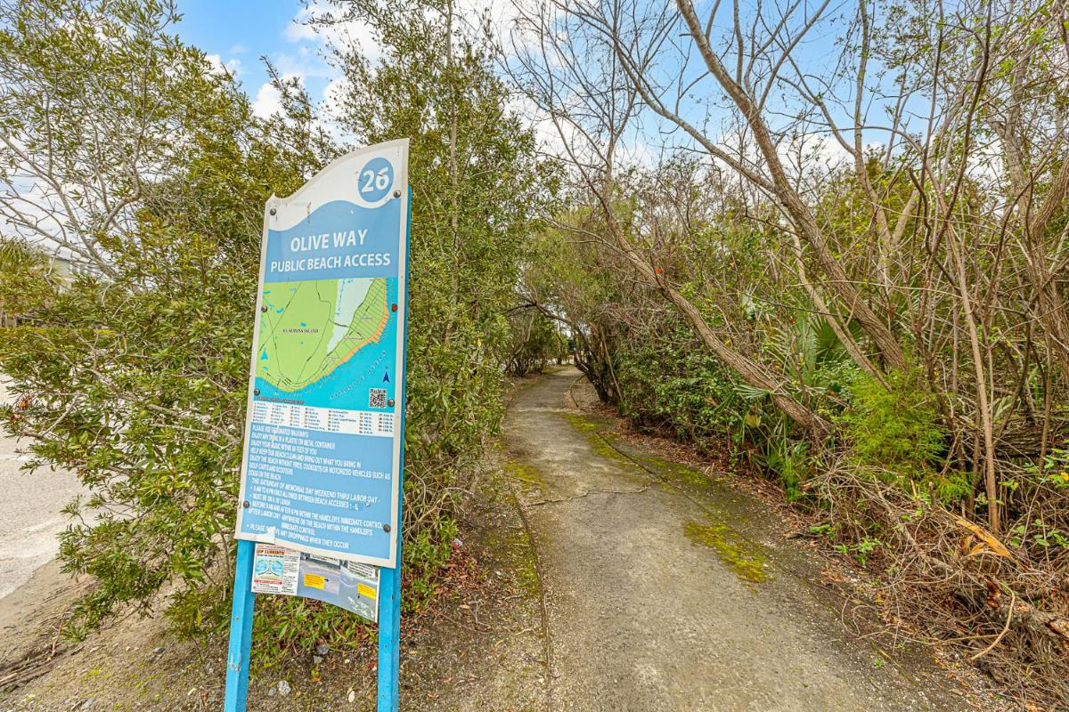Suitetrails - Steps to East Beach & Pet Friendly w/ 2 King Beds