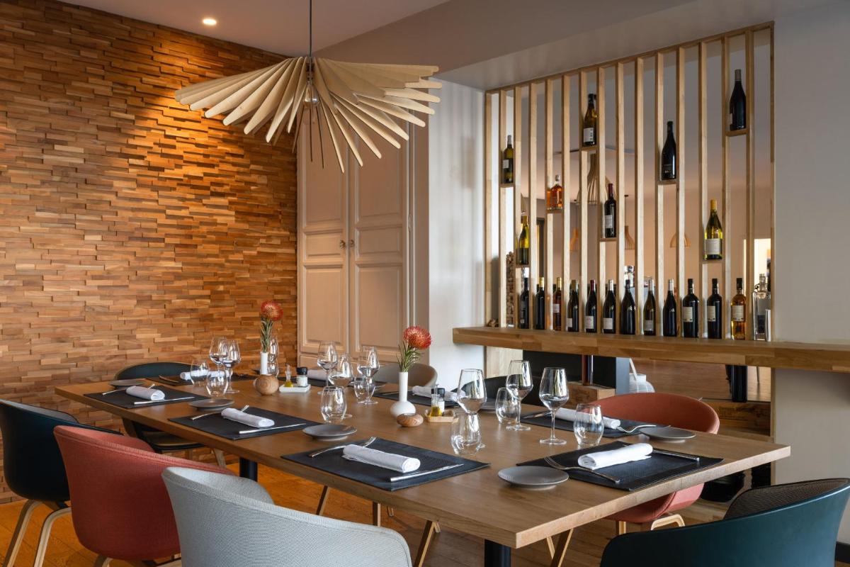 Restaurant ou autre lieu de restauration dans l'établissement Les Jardins du Cèdre, Boutique hôtel & gastronomie