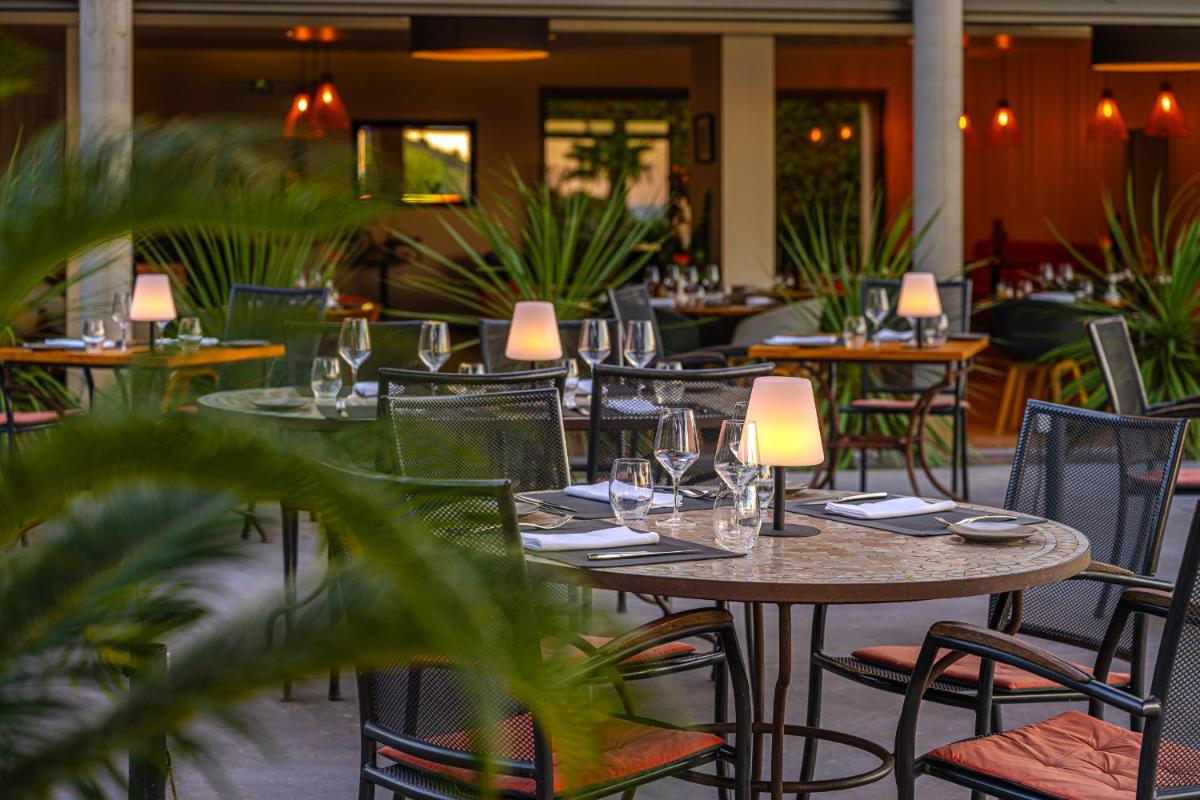 Restaurant ou autre lieu de restauration dans l'établissement Les Jardins du Cèdre, Boutique hôtel & gastronomie