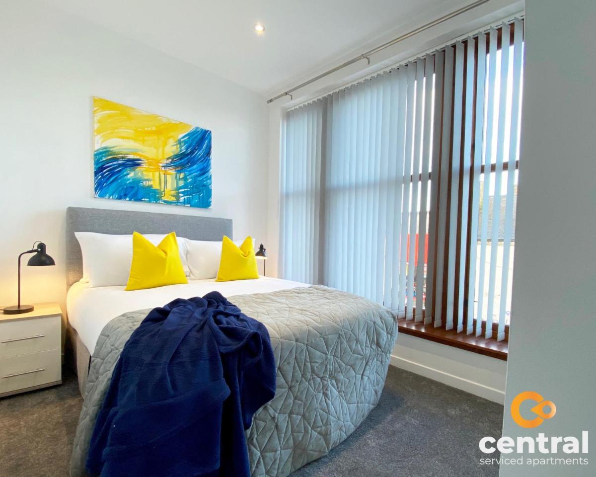 Central Serviced Apartments - 1 Bedroom - Walk Away From Main Attractions - Parking Available - Close to Bus and Train Station - Easy Access to City Centre - Wi-Fi - Fully Equipped - Monthly-Weekly Stay Offers - Housity