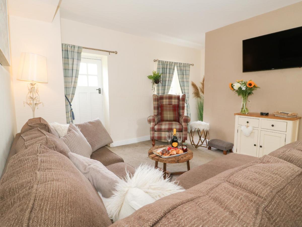 Loft Cottage - Housity