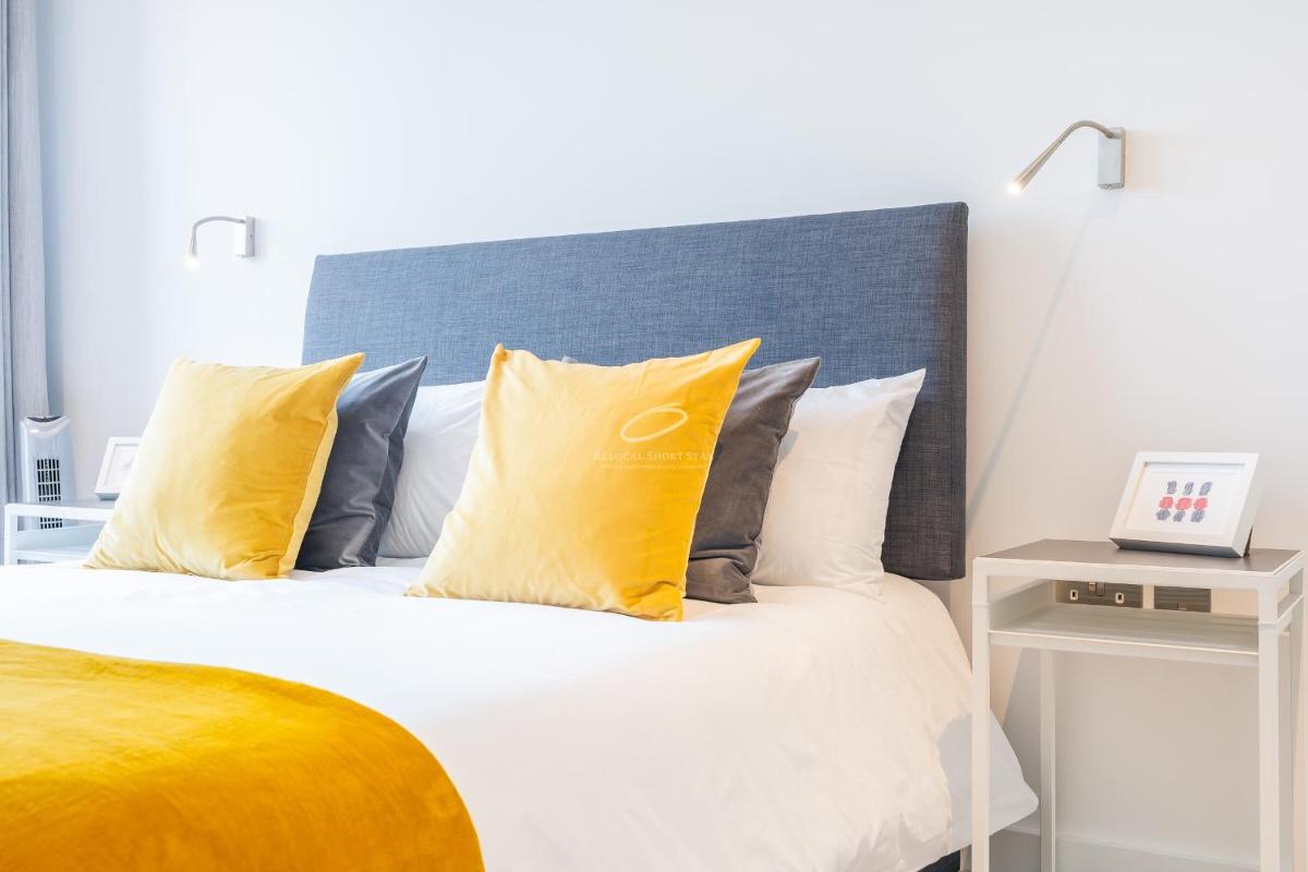 St Albans 1 Bed Luxury City Apartment, 5 mins walk to Train & Allocated Parking - Housity