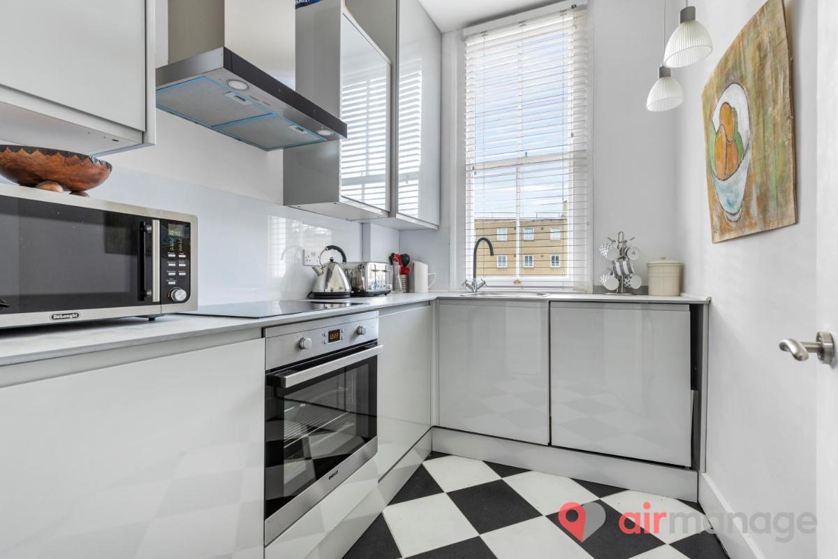 West Kensington 2Bed Flat - Housity